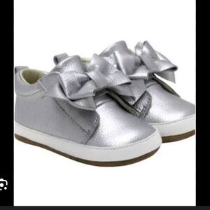 Robeez Metallic Silver Kids Dress Shoes with Bow